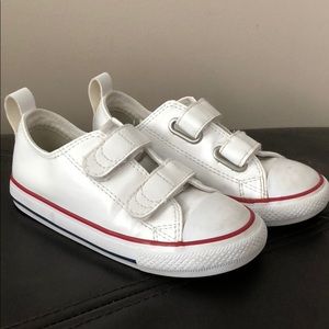 Converse size 9 shoes